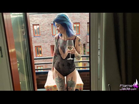 ❤️ 巨大的女孩大口吸吮，在空旷的天空下热情地做爱 ❤ Beautiful porn❌️❤
